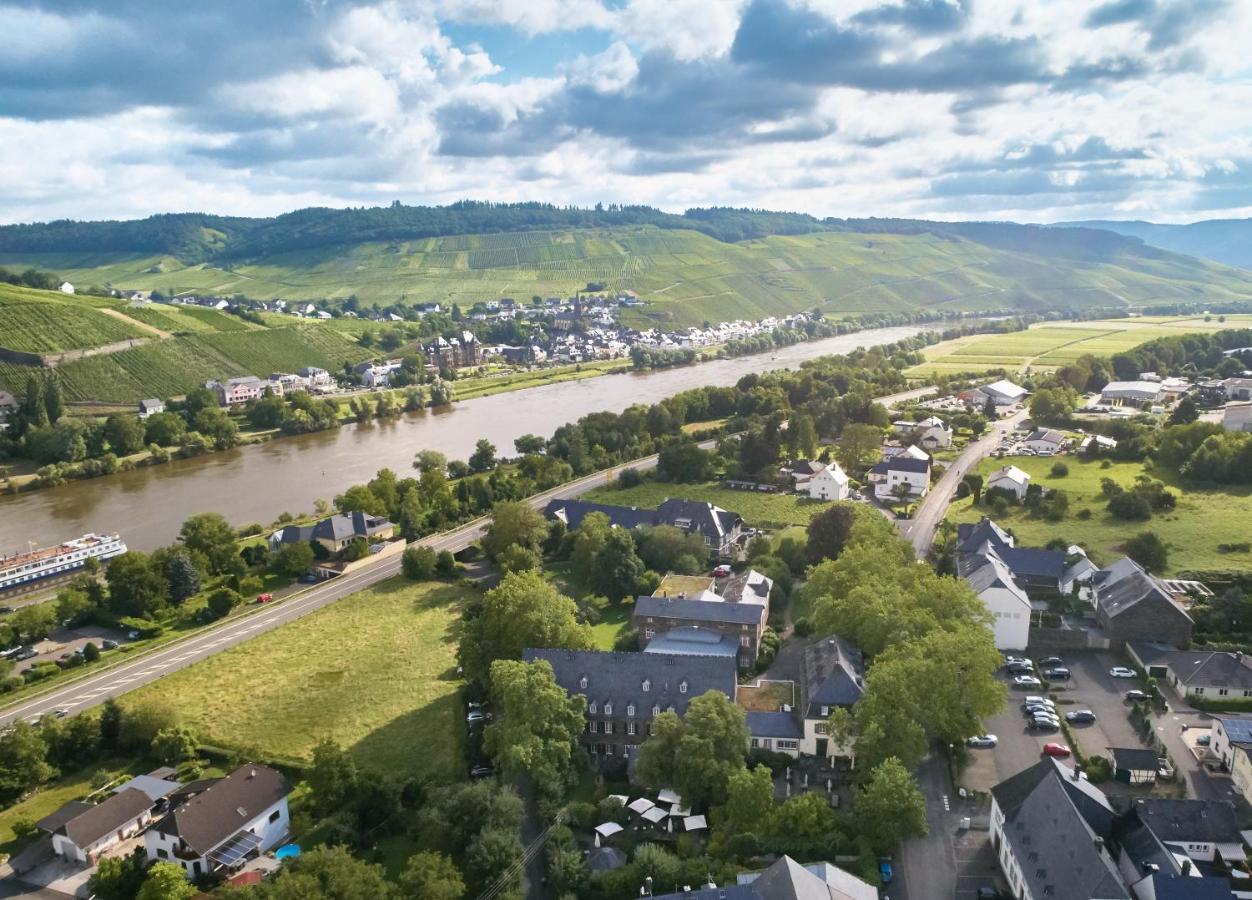 Weinromantikhotel Richtershof Mulheim an der Mosel Buitenkant foto